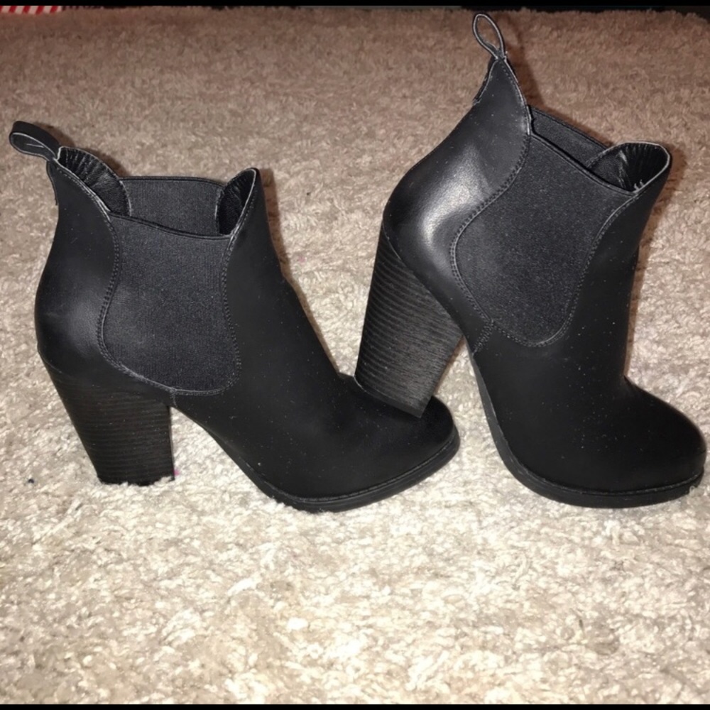 Black heel booties